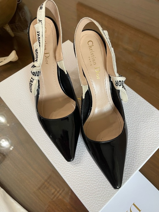 Dior Black Patent Leather Pointed Slingback Pumps - Picture 2 of 7